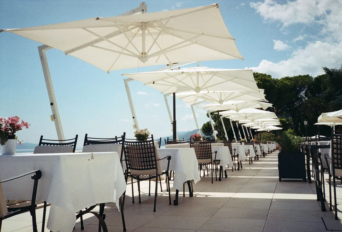 Seasonal Suffolk: A Summer Guide to Coastal Restaurants and Sunset Dining